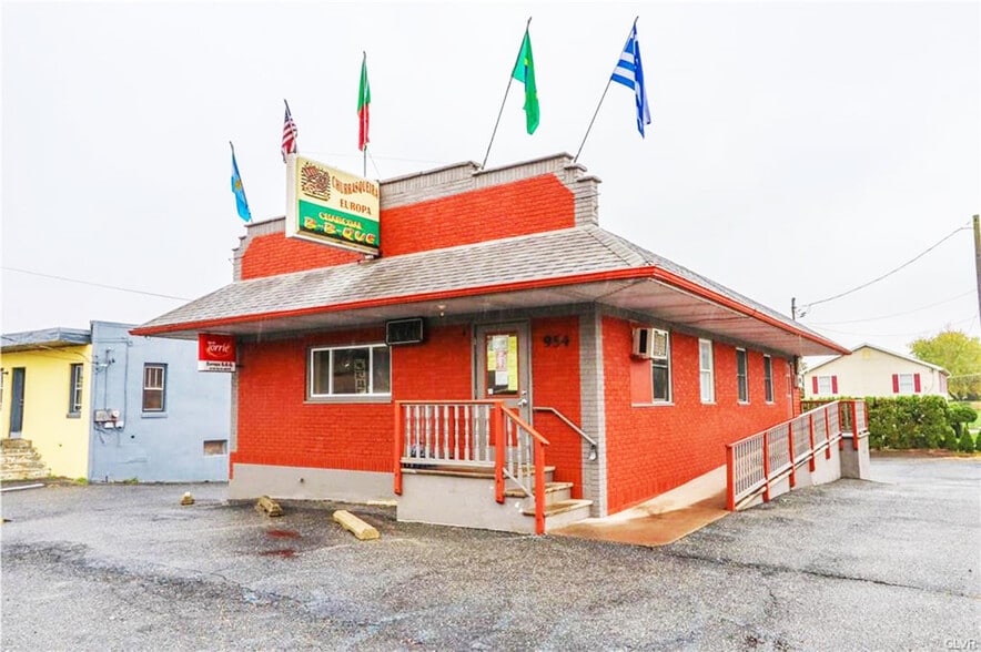 More Photos Of 954 Pembroke Rd, Bethlehem Restaurant For Sale