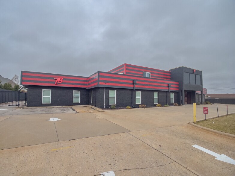 More Photos Of 6001 Nw Expressway, Oklahoma City Office For Sale