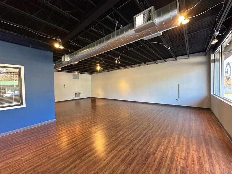 More Photos Of 600 Laurens Rd, Greenville Storefront Retail Office For Lease