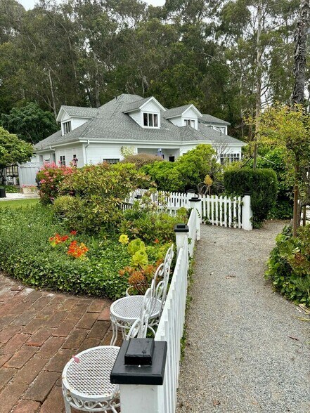 More Photos Of 620 El Salto Dr, Capitola Hospitality For Sale