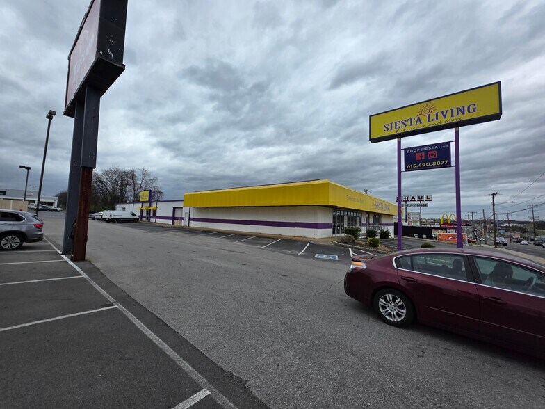 More Photos Of 1028 Gallatin Pike S, Madison Freestanding For Lease