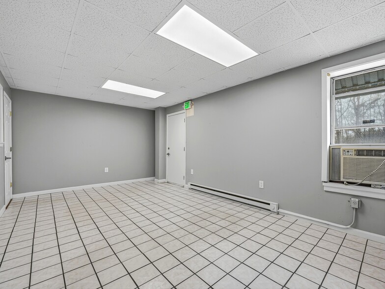 More Photos Of 5 Woodland Dr, Asheville Warehouse For Lease