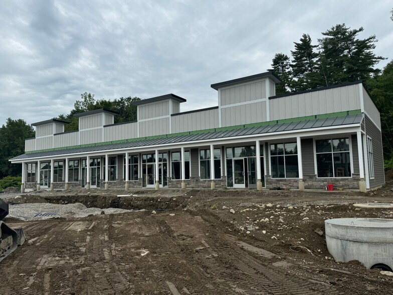 More Photos Of 1471 State Route 9, Lake George Freestanding For Lease