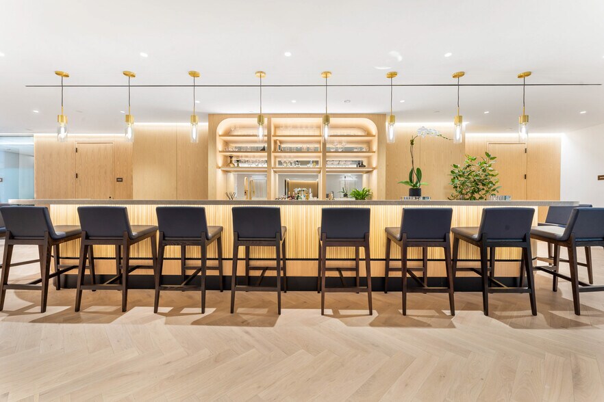 More Photos Of 43-45 E 53rd St, New York Office For Sale