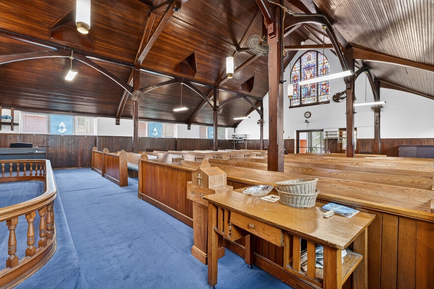 More Photos Of 653 11th St NE, Washington Religious Facility For Sale