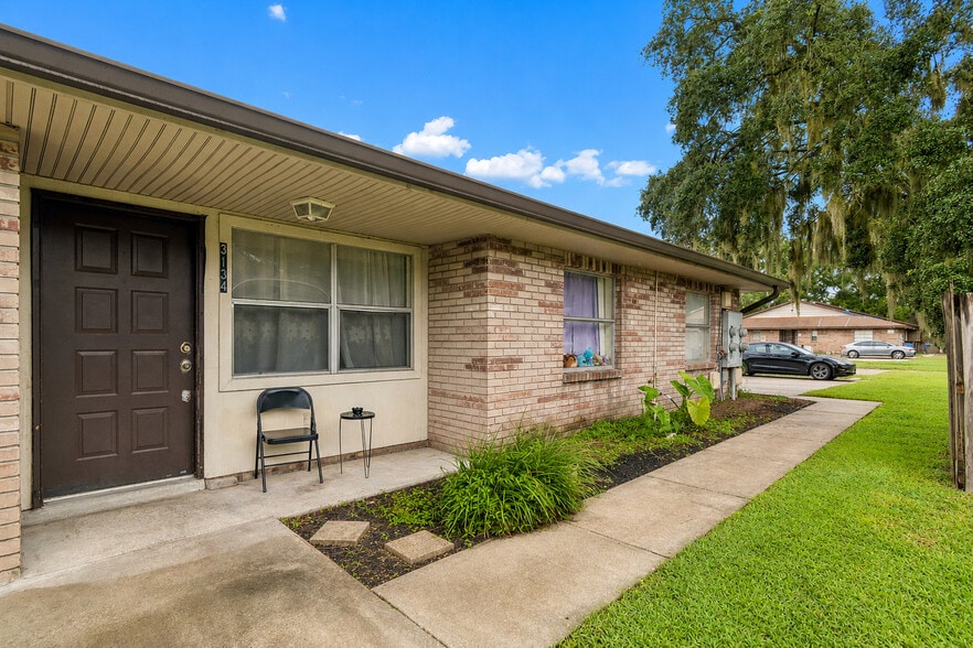 More Photos Of 3132 Bloomingdale Villas Ct, Brandon Apartments For Sale