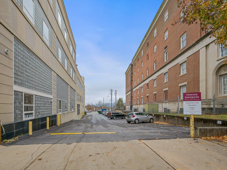 More Photos Of 14 O'Henry Ave, Asheville Loft Creative Space For Lease