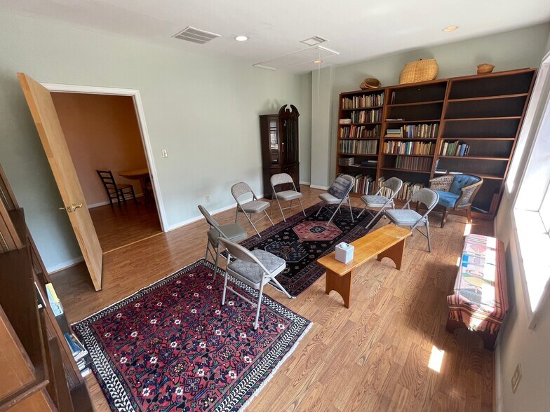 More Photos Of 8607-8609 2nd Ave, Silver Spring Medical For Sale