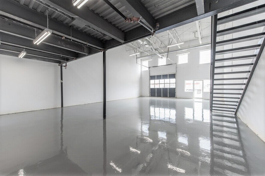 More Photos Of 6 Carlaw Ave, Toronto Showroom For Lease