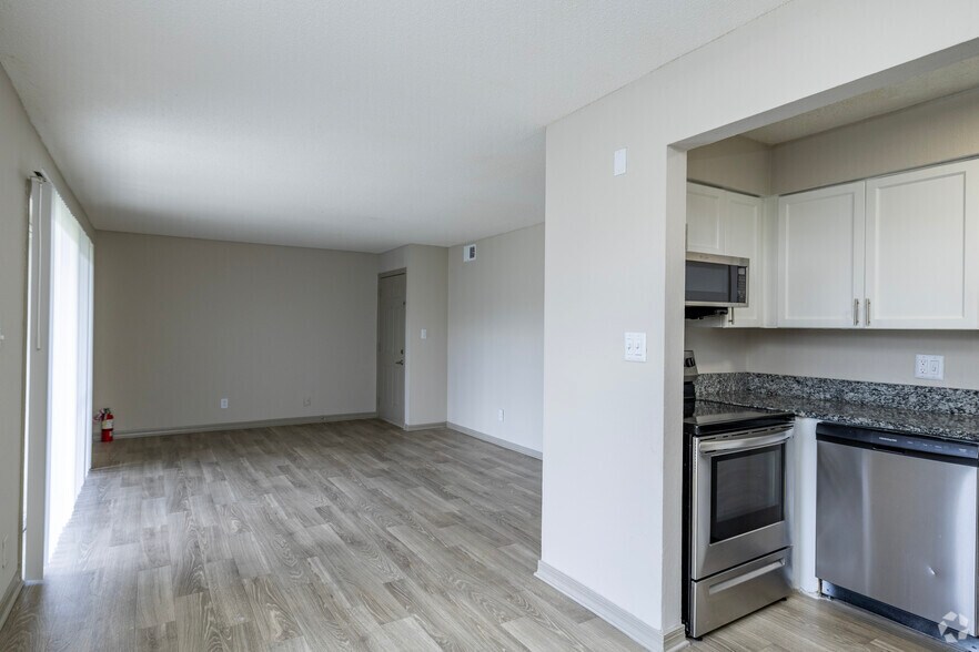 More Photos Of 6900 Concord Dr, Tampa Apartments For Sale