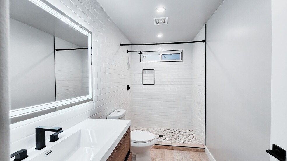 More Photos Of 5150 Ithaca Ave, Los Angeles Multifamily For Sale