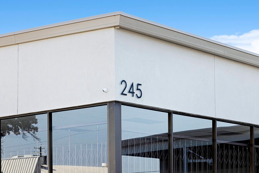 More Photos Of 245 M St, Fresno Warehouse For Lease