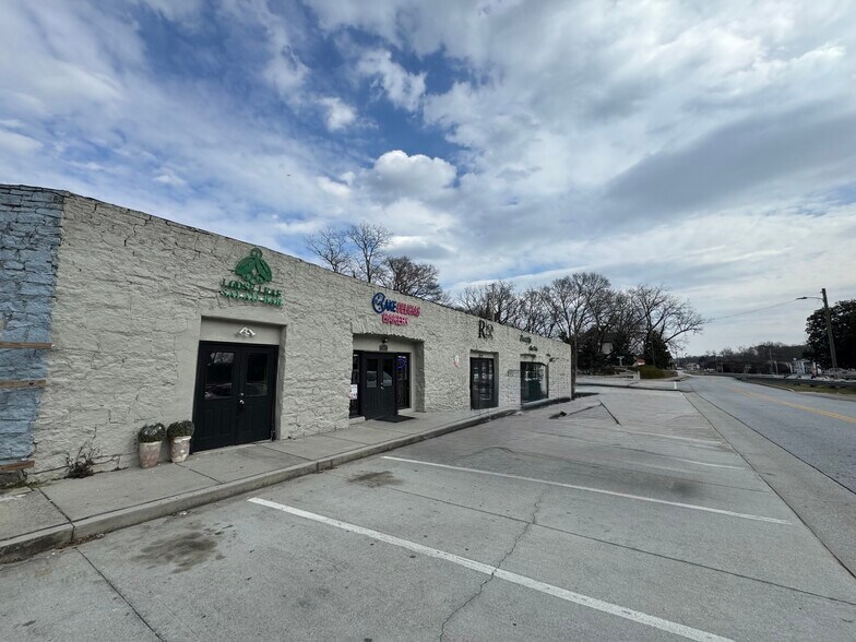 More Photos Of 948 Railroad St, Conyers Storefront Retail Office For Sale
