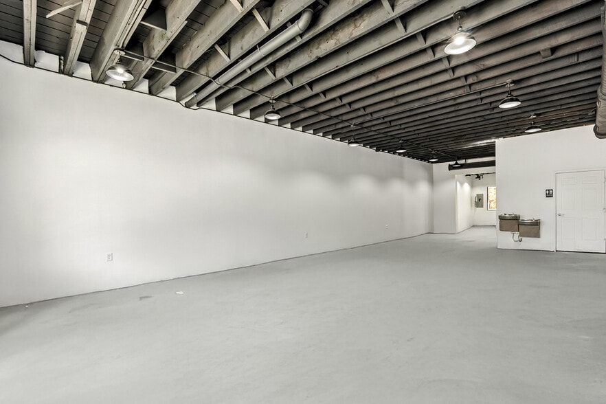 More Photos Of 1200 Kings Ave, Jacksonville Freestanding For Lease