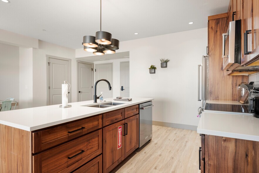 More Photos Of 45 E 150 S, Garden City Apartments For Sale