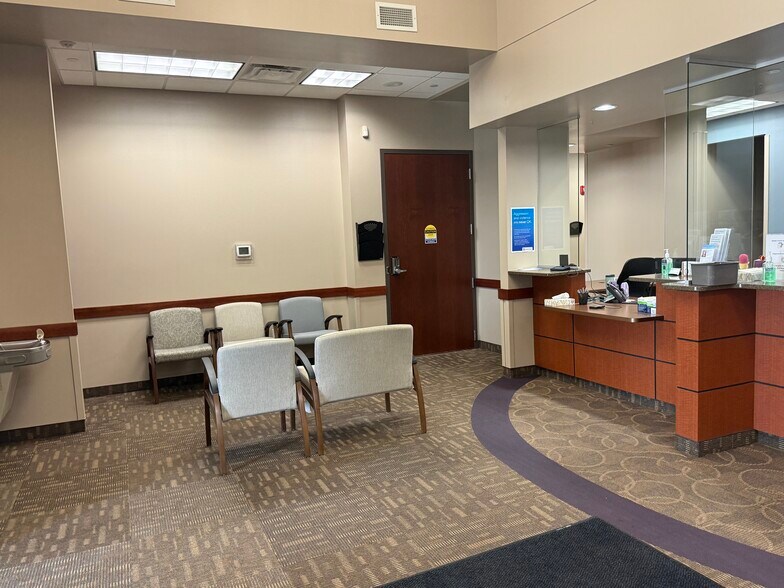 More Photos Of 1205 Copper Creek Dr, Des Moines Medical For Sale