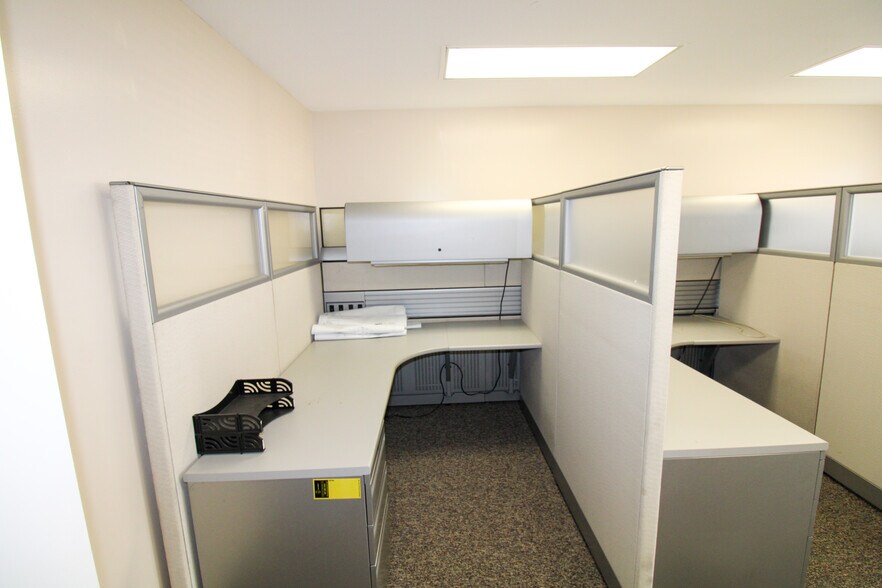 More Photos Of 7350 IL-111, South Roxana Specialty For Sale