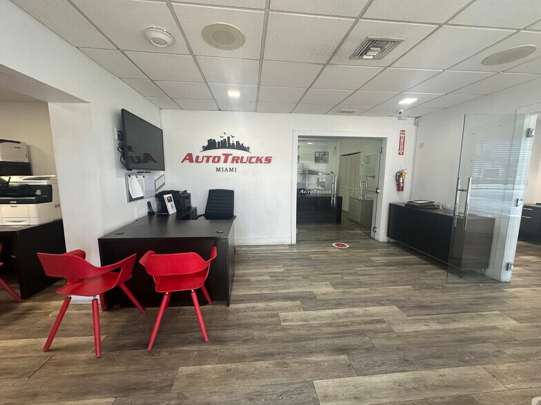 More Photos Of 3325 NW 36th St, Miami Auto Repair For Sale