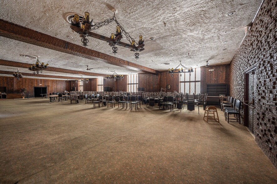 More Photos Of 4858 Route 32, Catskill Hotel For Sale