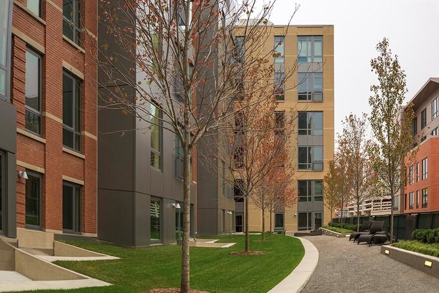 More Photos Of 110 Beverly St, Boston Apartments For Lease