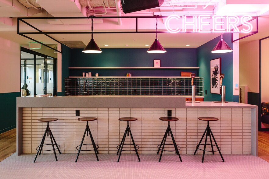 More Photos Of Two Embarcadero Ctr, San Francisco Office For Lease