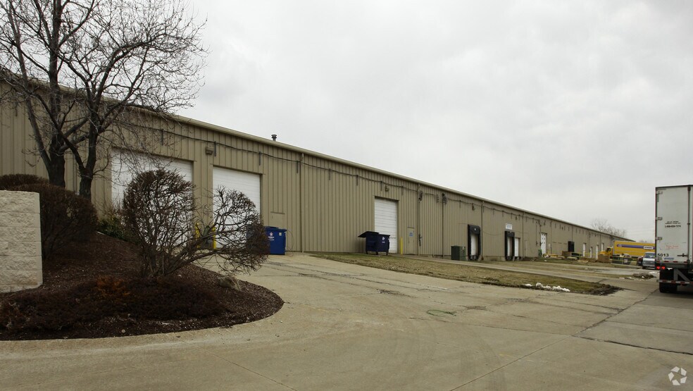 More Photos Of 4455-4505 Industrial Pky, Cleveland Warehouse For Lease