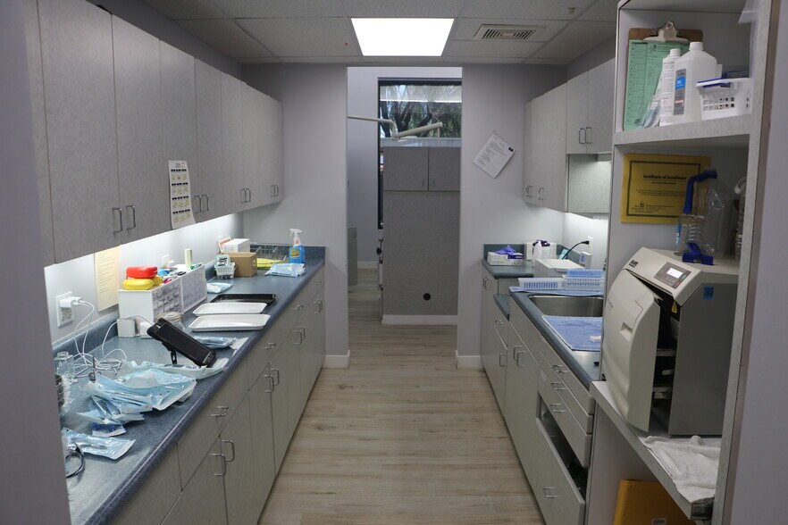 More Photos Of 2933 W Cactus Rd, Phoenix Medical For Sale