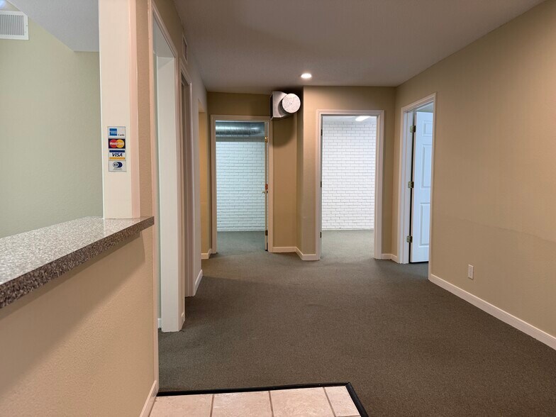 More Photos Of 2833 Nasa Pky, Seabrook Office For Lease