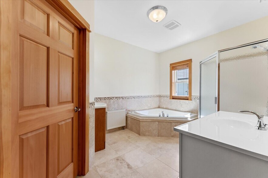 More Photos Of 829 2nd St, Mukilteo Office Residential For Sale