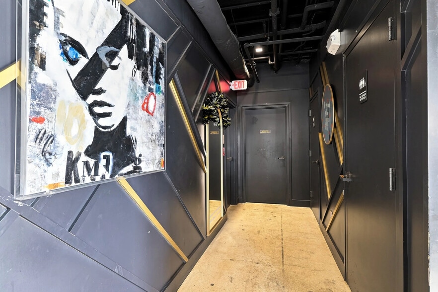 More Photos Of 505 E Travis St, San Antonio Hospitality For Sale