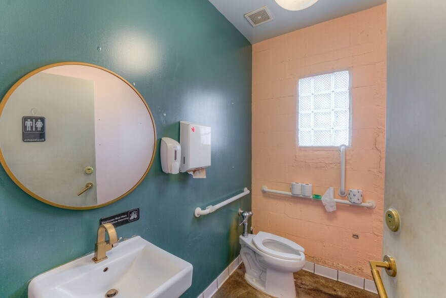 More Photos Of 2655 Broad Ave, Memphis Restaurant For Lease