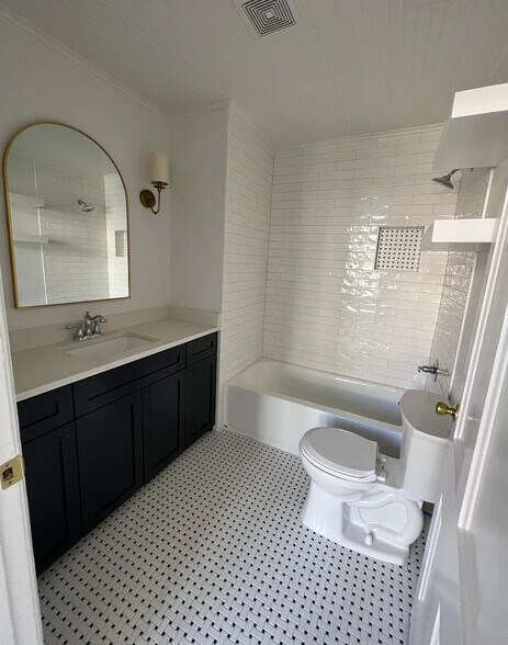 More Photos Of 116 S 2nd St, Guthrie Storefront Retail Residential For Sale