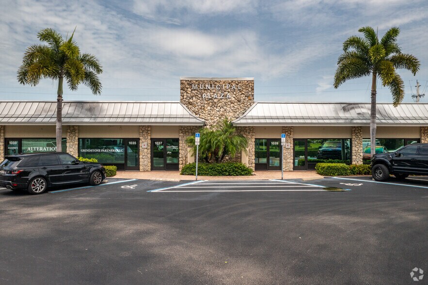 More Photos Of 1013 5th Ave N, Naples Office Residential For Sale