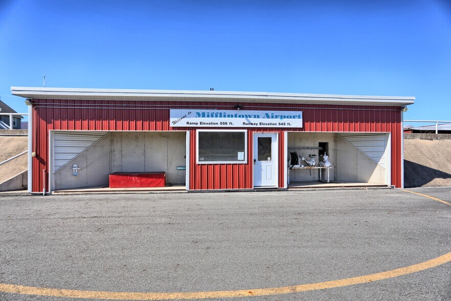 More Photos Of 600 Airport Dr, Mifflintown Flex For Sale