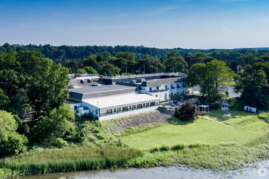 More Photos Of 1 Glen Ave, Scotia Hotel For Sale