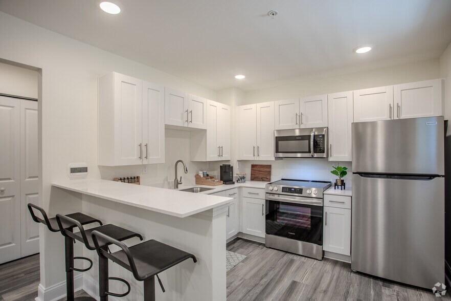 More Photos Of 214 Red Cross St, Wilmington Apartments For Lease