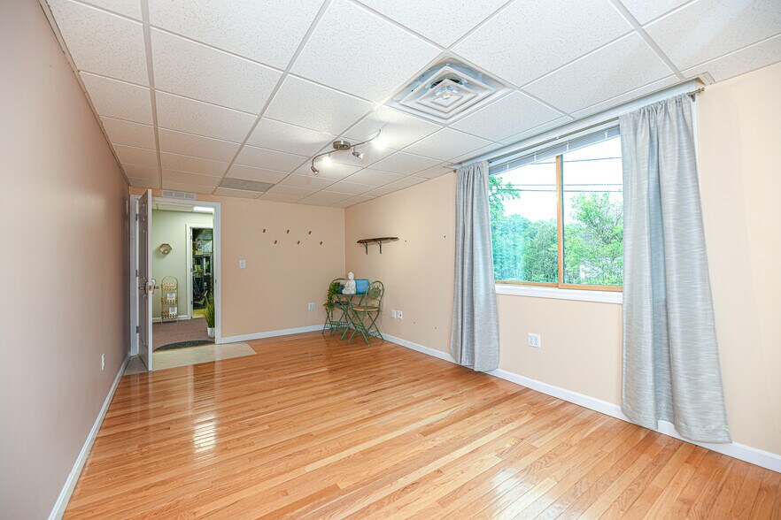 More Photos Of 106 Tyngsboro Rd, North Chelmsford Fast Food For Sale