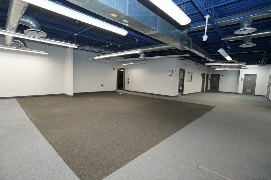 More Photos Of 2100 Felver Ct, Rahway Warehouse For Sale