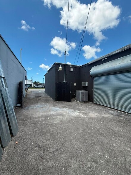 More Photos Of 7227 Bird Rd, Miami Storefront For Lease
