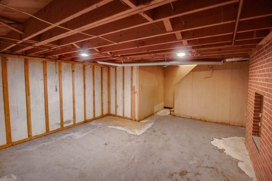 More Photos Of 27161 State Highway 3, Godfrey General Retail For Lease