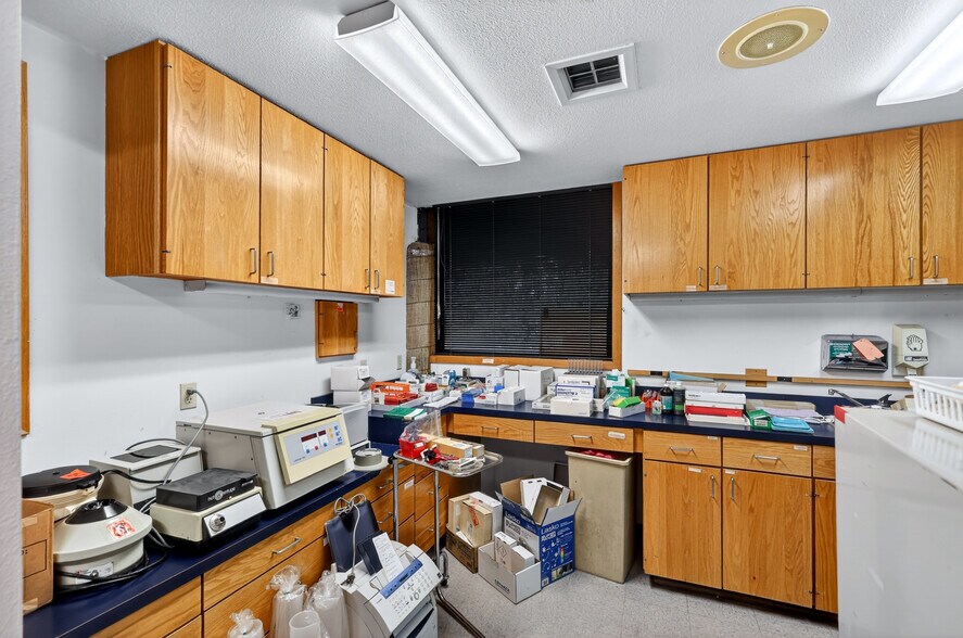 More Photos Of 950 W Ironwood Dr, Coeur d'Alene Medical For Sale
