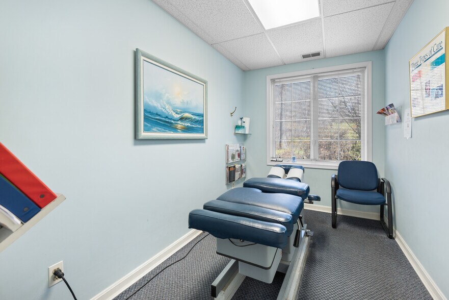 More Photos Of 2701 Olney Sandy Spring Rd, Olney Flex For Sale