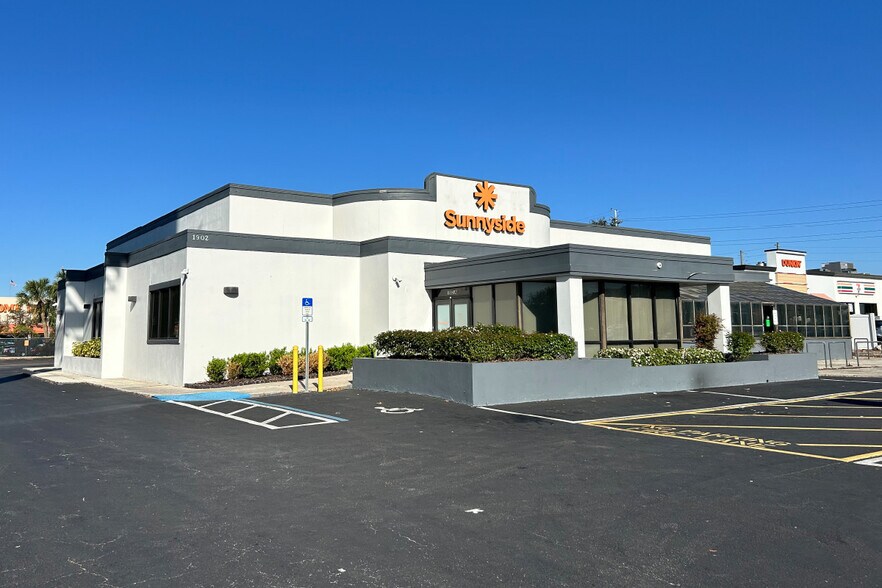 More Photos Of 1902 N Dale Mabry Hwy, Tampa Restaurant For Lease