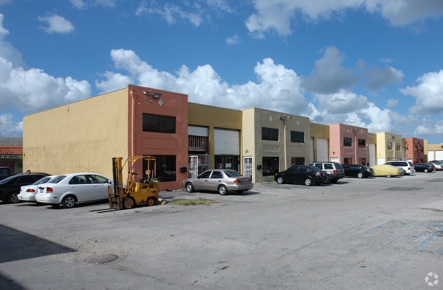 More Photos Of 1671 W 38th Pl, Hialeah Light Distribution For Sale