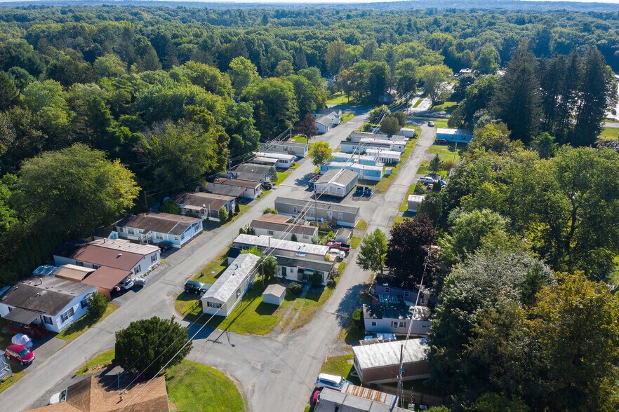 Primary Photo Of 413 Saratoga Rd, Schenectady Manufactured Housing Mobile Home Park For Sale
