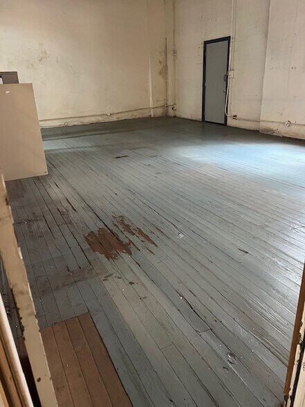 More Photos Of 943 Lafayette St, New Orleans Warehouse For Sale