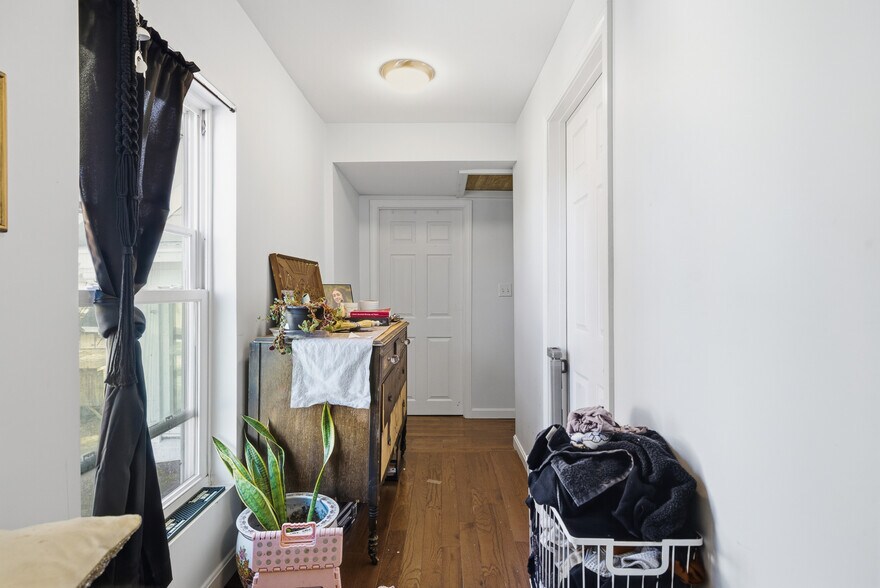 More Photos Of 158 Court St, Laconia Apartments For Sale