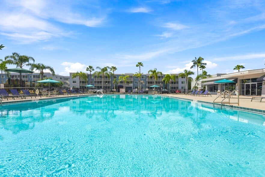 More Photos Of 2725 Coconut Bay Ln, Sarasota Apartments For Sale