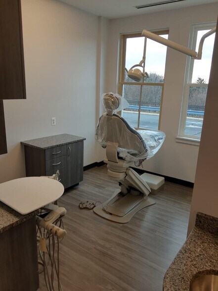 More Photos Of 17119 Wayside Dr, Dumfries General Retail For Sale