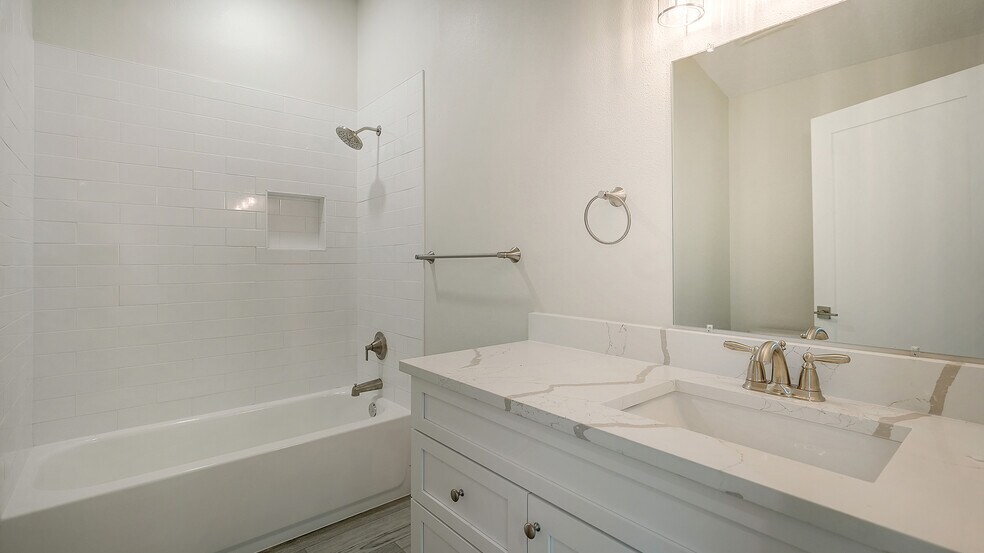 More Photos Of 1901 & 1905 Morrill St, Sarasota Apartments For Sale